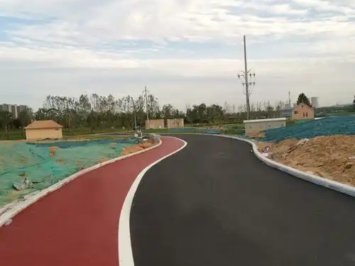 成都沥青路面施工之沥青洒布车的使用有哪些注意事项啦